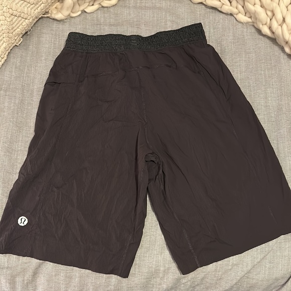 LULULEMON: studio shorts - Picture 7 of 12